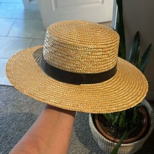 Lack of color Spencer straw hat